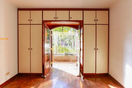 Casa de condomínio à venda com 300m², 4 quartos e 5 vagas Casa de condomínio à venda com 300m², 4 quartos e 5 vagasquarto 4