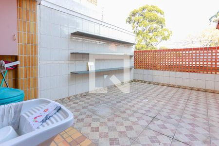 Casa de condomínio à venda com 300m², 4 quartos e 5 vagas Casa de condomínio à venda com 300m², 4 quartos e 5 vagasquintal