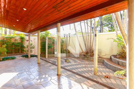 Casa de condomínio à venda com 300m², 4 quartos e 5 vagas Casa de condomínio à venda com 300m², 4 quartos e 5 vagasquintal