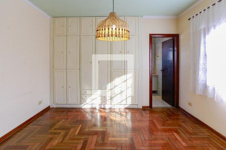 Casa de condomínio à venda com 300m², 4 quartos e 5 vagas Casa de condomínio à venda com 300m², 4 quartos e 5 vagasQuarto 2