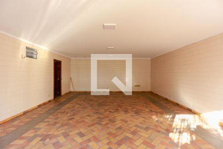 Casa de condomínio à venda com 300m², 4 quartos e 5 vagas Casa de condomínio à venda com 300m², 4 quartos e 5 vagasgaragem