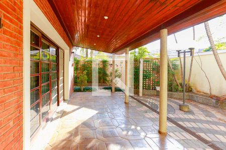 Casa de condomínio à venda com 300m², 4 quartos e 5 vagas Casa de condomínio à venda com 300m², 4 quartos e 5 vagasquintal