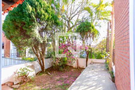 Casa de condomínio à venda com 300m², 4 quartos e 5 vagas Casa de condomínio à venda com 300m², 4 quartos e 5 vagasquintal