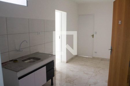 Cozinha de apartamento para alugar com 2 quartos, 43m² em Jardim das Belezas, Carapicuíba