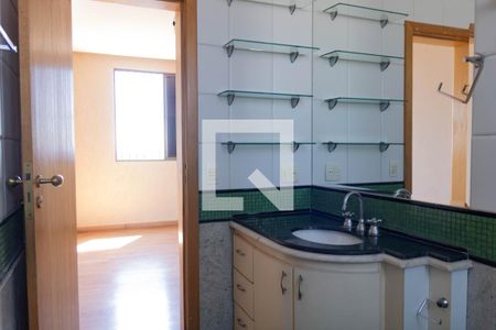 Apartamento à venda com 270m², 4 quartos e 3 vagasBanheiro da Suíte 1