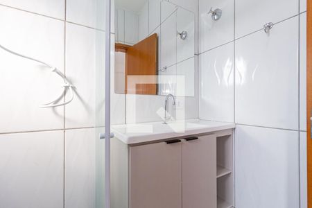 Banheiro de apartamento para alugar com 1 quarto, 36m² em Jardim das Belezas, Carapicuíba