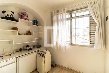 Apartamento à venda com 324m², 4 quartos e 3 vagasQuarto 2