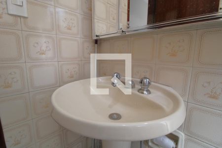 Casa à venda com 250m², 3 quartos e 2 vagasBanheiro da suíte