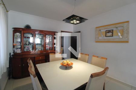 Casa à venda com 250m², 3 quartos e 2 vagasCopa