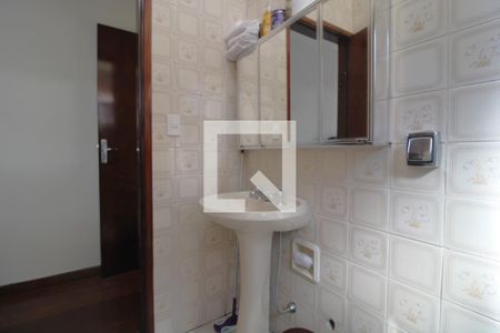 Casa à venda com 250m², 3 quartos e 2 vagasBanheiro da suíte