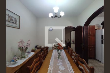 Casa à venda com 231m², 3 quartos e 5 vagas Casa à venda com 231m², 3 quartos e 5 vagasSala de Jantar