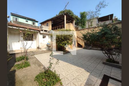 Casa à venda com 231m², 3 quartos e 5 vagas Casa à venda com 231m², 3 quartos e 5 vagasQuintal