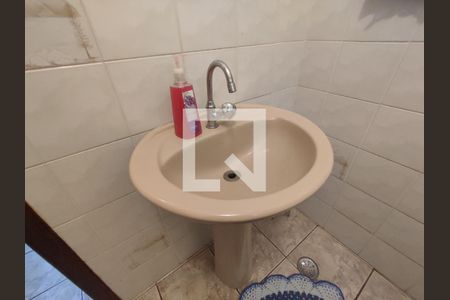 Casa à venda com 231m², 3 quartos e 5 vagas Casa à venda com 231m², 3 quartos e 5 vagasBanheiro 2