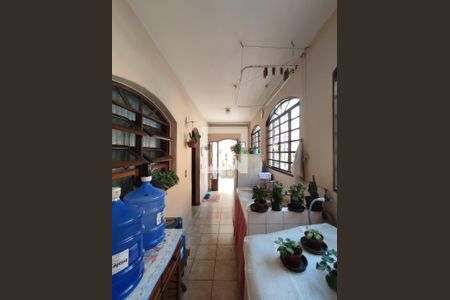 Casa à venda com 231m², 3 quartos e 5 vagas Casa à venda com 231m², 3 quartos e 5 vagasÁrea de Serviço