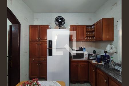 Casa à venda com 231m², 3 quartos e 5 vagas Casa à venda com 231m², 3 quartos e 5 vagasCozinha