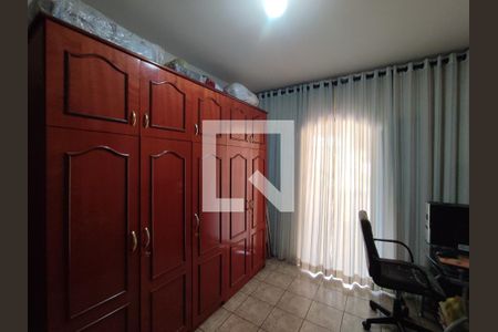 Casa à venda com 231m², 3 quartos e 5 vagas Casa à venda com 231m², 3 quartos e 5 vagasQuarto 2