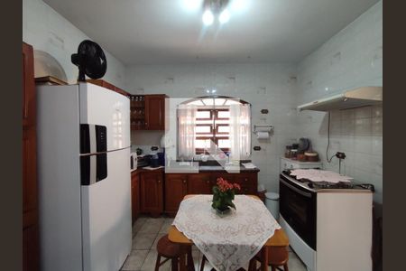 Casa à venda com 231m², 3 quartos e 5 vagas Casa à venda com 231m², 3 quartos e 5 vagasCozinha