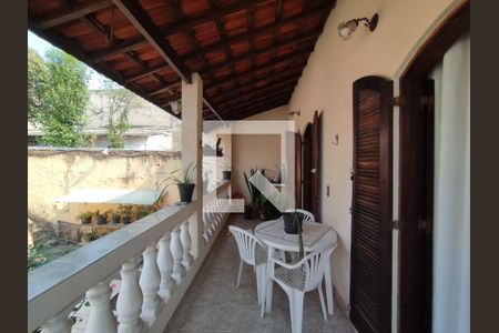 Casa à venda com 231m², 3 quartos e 5 vagas Casa à venda com 231m², 3 quartos e 5 vagasVaranda Quarto 2