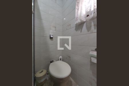 Casa à venda com 231m², 3 quartos e 5 vagas Casa à venda com 231m², 3 quartos e 5 vagasBanheiro 1