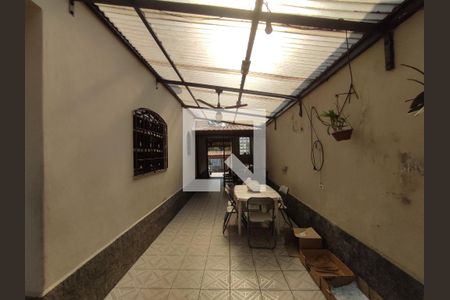 Casa à venda com 231m², 3 quartos e 5 vagas Casa à venda com 231m², 3 quartos e 5 vagasCorredor