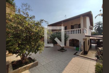 Casa à venda com 231m², 3 quartos e 5 vagas Casa à venda com 231m², 3 quartos e 5 vagasQuintal