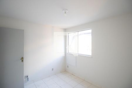 Quarto 1 de apartamento para alugar com 2 quartos, 46m² em Vila Yara, São Gonçalo