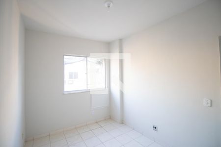 Quarto 2 de apartamento para alugar com 2 quartos, 46m² em Vila Yara, São Gonçalo