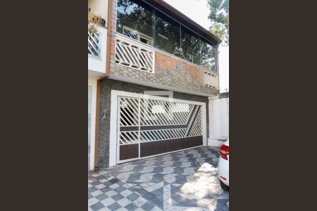 Casa à venda com 222m², 3 quartos e 2 vagasFachada