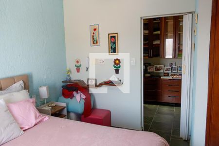 Casa à venda com 222m², 3 quartos e 2 vagasQuarto 2 - Suíte