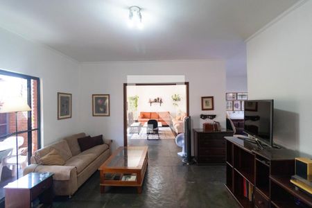 Salas de casa para alugar com 5 quartos, 400m² em Parque São Quirino, Campinas