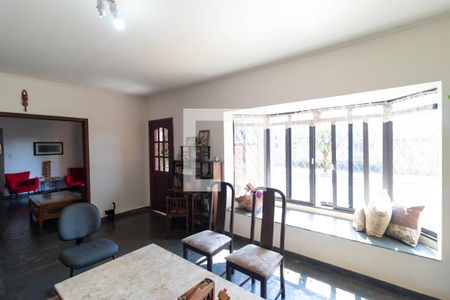 Salas de casa para alugar com 5 quartos, 400m² em Parque São Quirino, Campinas