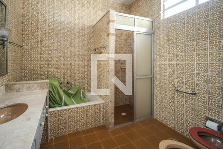 Casa à venda com 300m², 3 quartos e 2 vagas Casa à venda com 300m², 3 quartos e 2 vagasSuíte