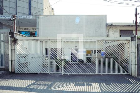 Casa à venda com 300m², 3 quartos e 2 vagas Casa à venda com 300m², 3 quartos e 2 vagasFachada