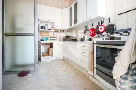 Casa à venda com 300m², 3 quartos e 2 vagas Casa à venda com 300m², 3 quartos e 2 vagasCozinha