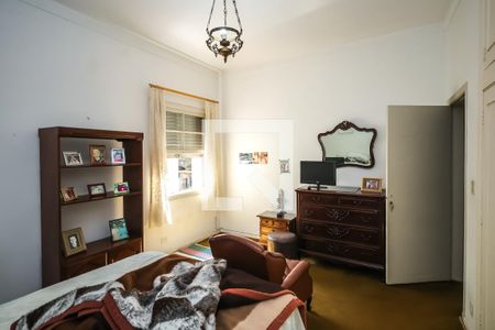 Casa à venda com 300m², 3 quartos e 2 vagas Casa à venda com 300m², 3 quartos e 2 vagasSuíte