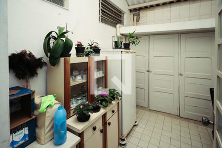 Casa à venda com 300m², 3 quartos e 2 vagas Casa à venda com 300m², 3 quartos e 2 vagasCopa