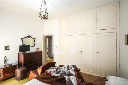 Casa à venda com 300m², 3 quartos e 2 vagas Casa à venda com 300m², 3 quartos e 2 vagasSuíte