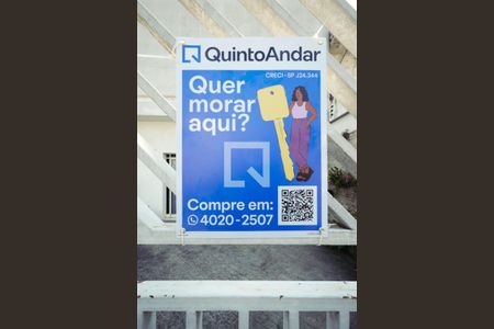 Casa à venda com 300m², 3 quartos e 2 vagas Casa à venda com 300m², 3 quartos e 2 vagasFachada