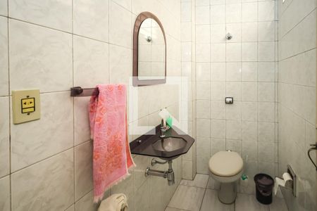 Casa à venda com 300m², 3 quartos e 2 vagas Casa à venda com 300m², 3 quartos e 2 vagasLavabo