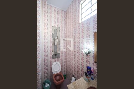 Casa à venda com 300m², 3 quartos e 2 vagas Casa à venda com 300m², 3 quartos e 2 vagasBanheiro