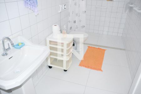 Casa à venda com 307m², 2 quartos e 4 vagas Casa à venda com 307m², 2 quartos e 4 vagasBanheiro