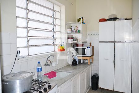 Casa à venda com 307m², 2 quartos e 4 vagas Casa à venda com 307m², 2 quartos e 4 vagasCozinha