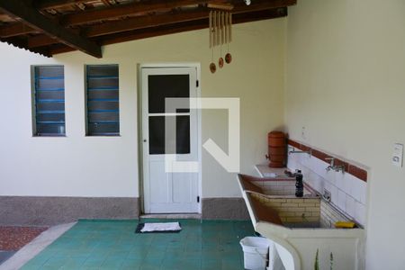 Casa à venda com 307m², 2 quartos e 4 vagas Casa à venda com 307m², 2 quartos e 4 vagasÁrea de serviço