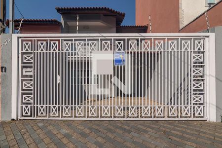 Casa para alugar com 163m², 3 quartos e 3 vagas Casa para alugar com 163m², 3 quartos e 3 vagasFachada