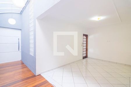 Casa para alugar com 163m², 3 quartos e 3 vagas Casa para alugar com 163m², 3 quartos e 3 vagasCopa