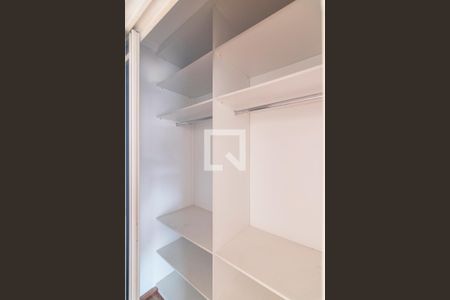 Casa para alugar com 163m², 3 quartos e 3 vagas Casa para alugar com 163m², 3 quartos e 3 vagasCloset da Suite 1