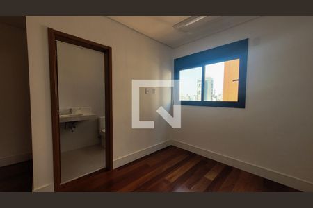 Apartamento à venda com 170m², 3 quartos e 3 vagasSuíte 1