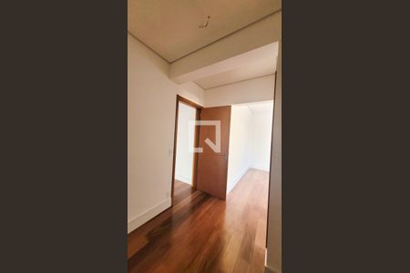 Apartamento à venda com 170m², 3 quartos e 3 vagasSuíte 2
