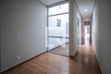 Casa à venda com 351m², 3 quartos e 5 vagasCorredor