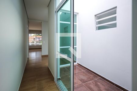Casa à venda com 351m², 3 quartos e 5 vagasCorredor